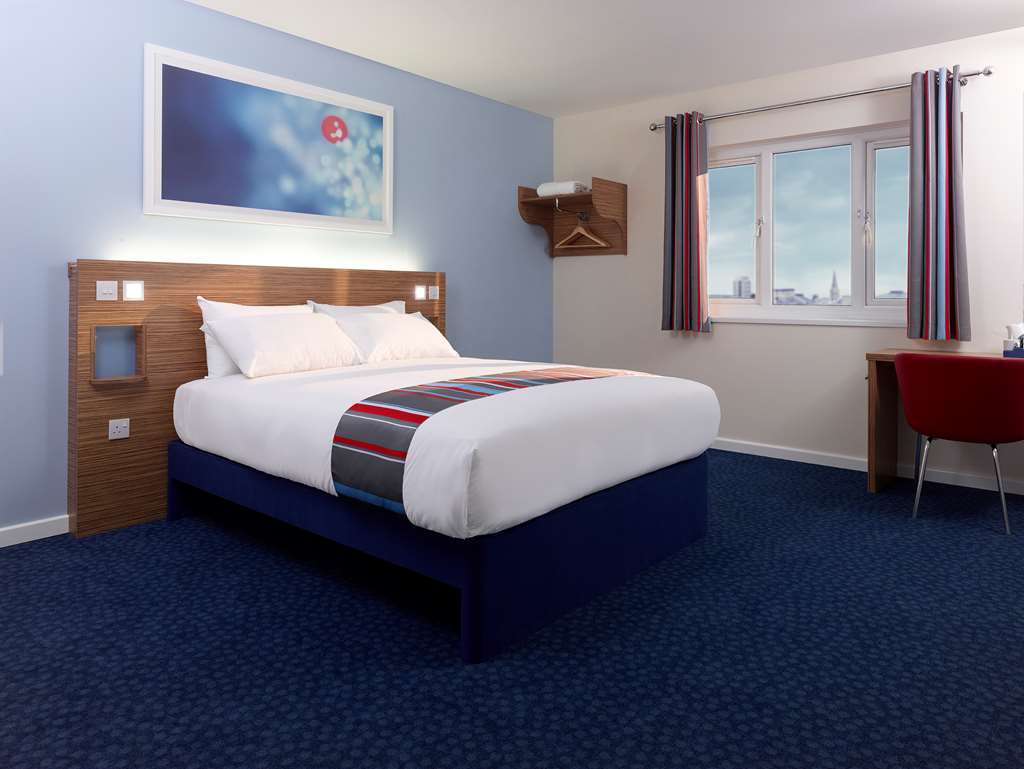Travelodge Walton On Thames Номер фото