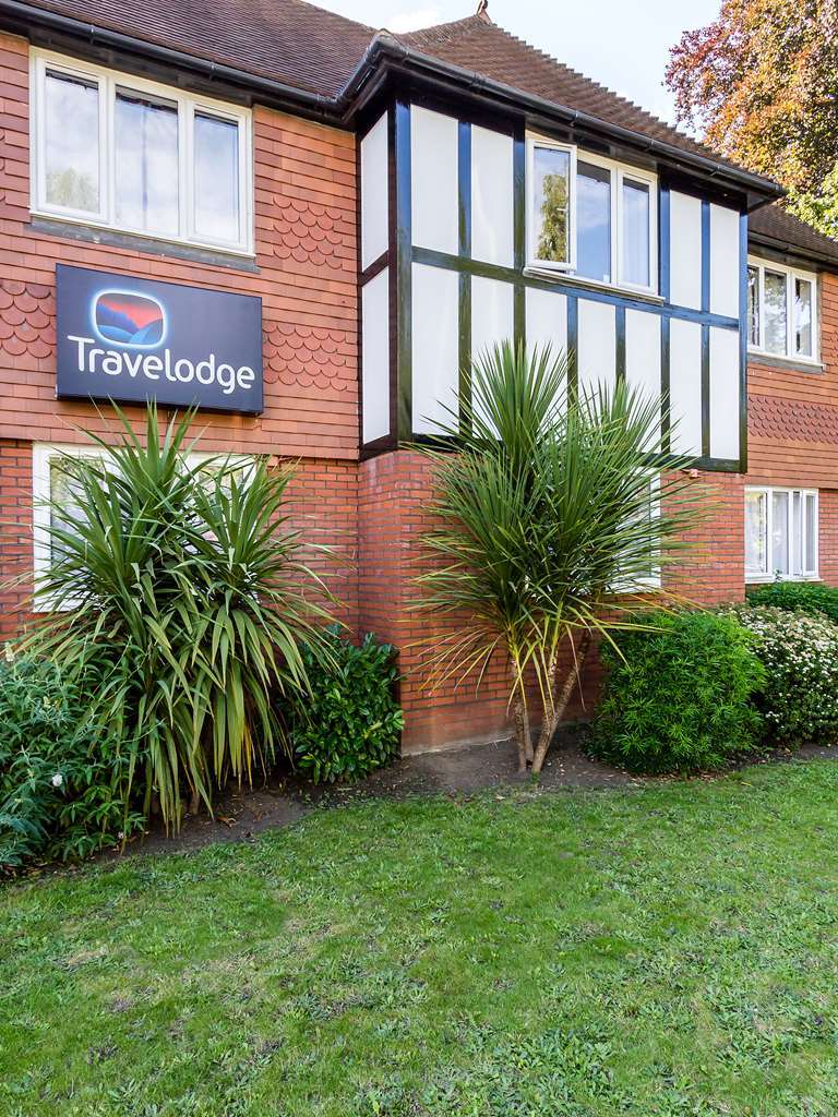 Travelodge Walton On Thames Экстерьер фото